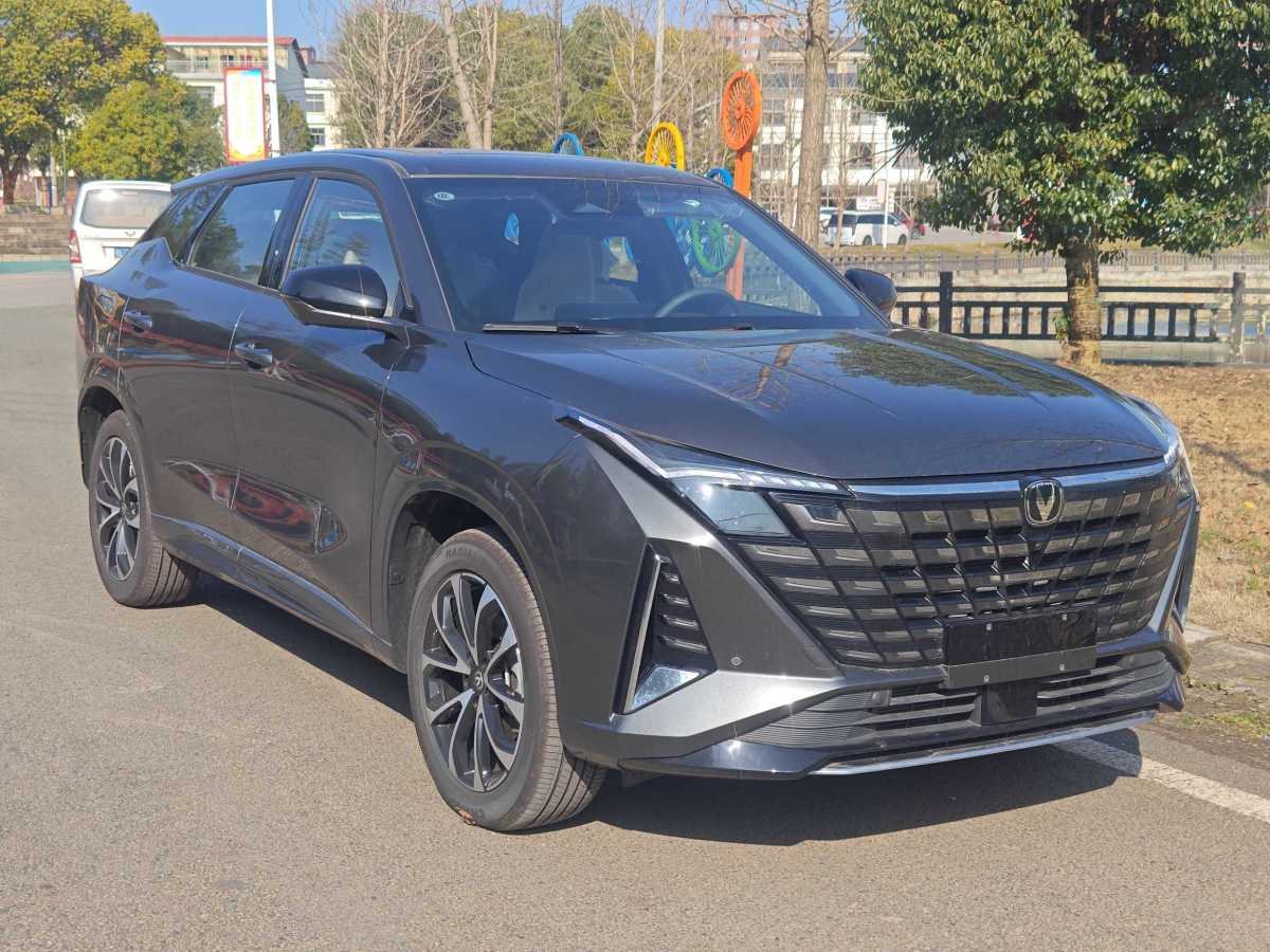 Changan UNI-Z PHEV 2025 #3 Changan UNI-Z PHEV 2025 car image #3