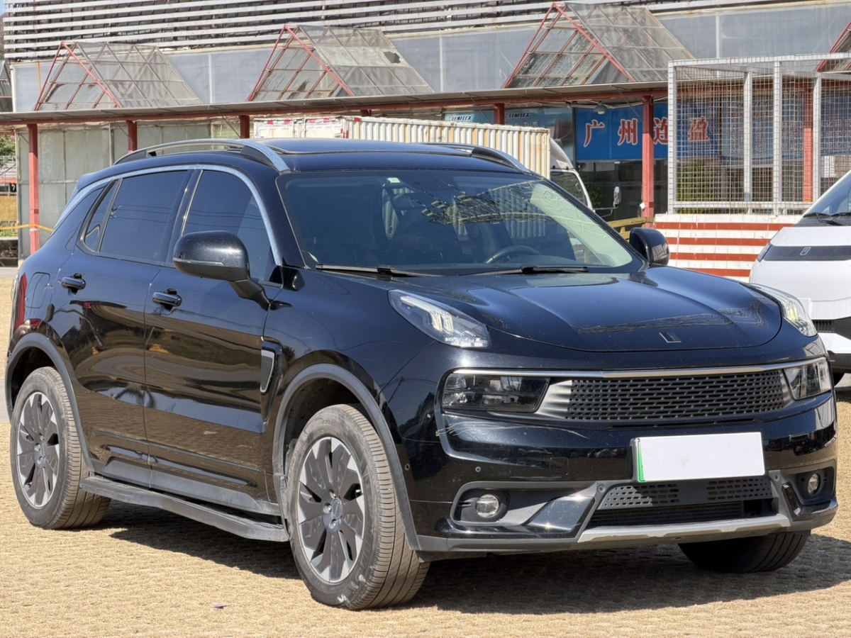 Lynk & Co 01 EM-P 2018 car image #3
