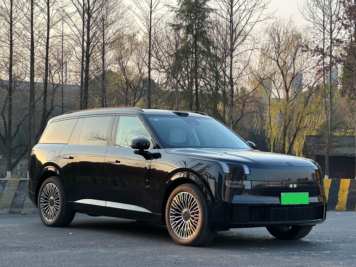 Lynk & Co 900 2025 car image #3