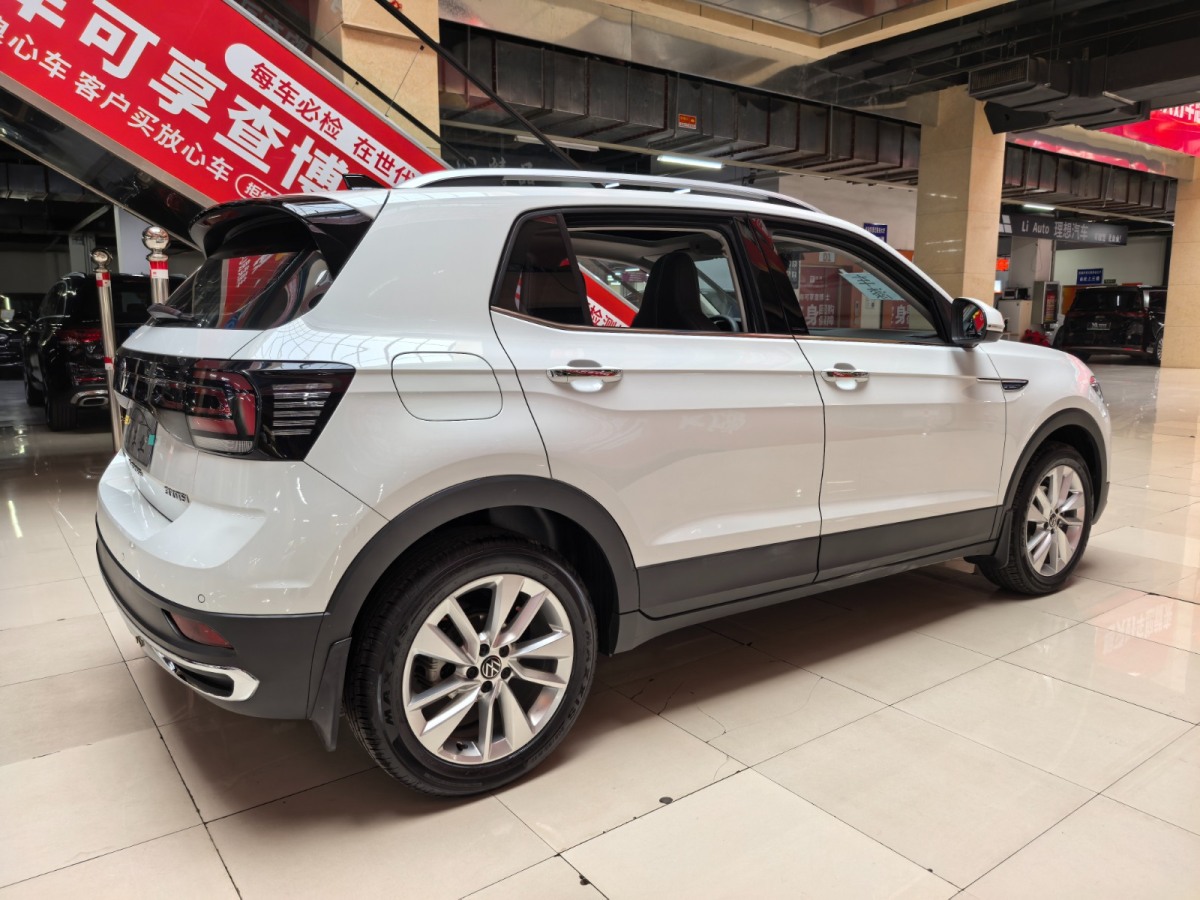 Volkswagen T-Cross 2024 car image #3