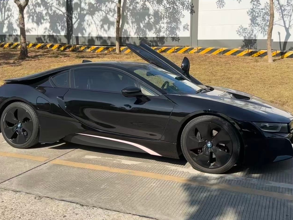 BMW i8 2017 صورة سيارة #3