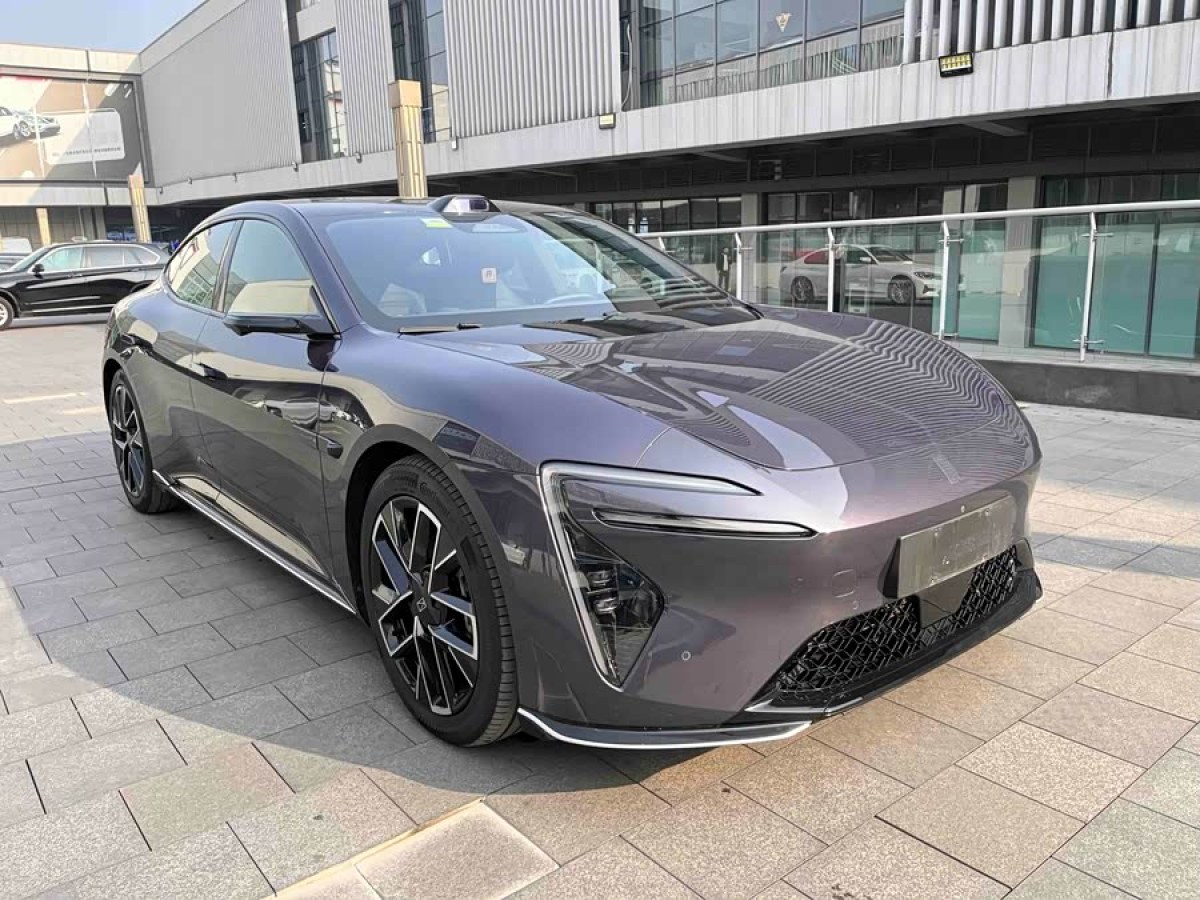 Avatr 06 2025 car image #3