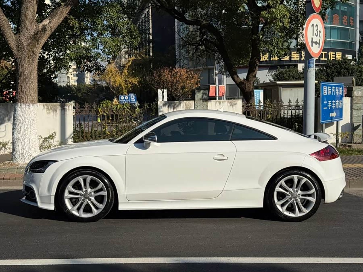 Audi TTS 2014 car image #3