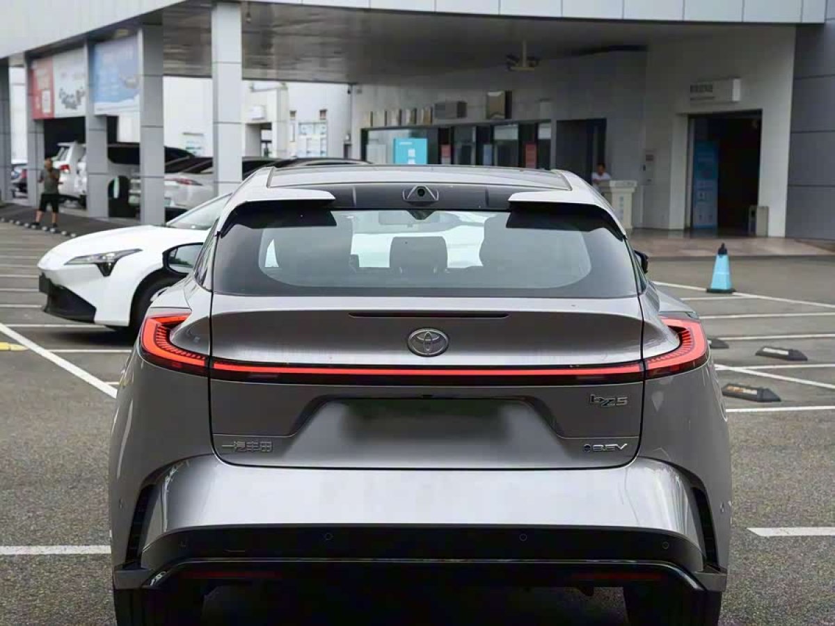 Toyota bZ5 2025 #3 Toyota bZ5 2025 immagine di auto #3