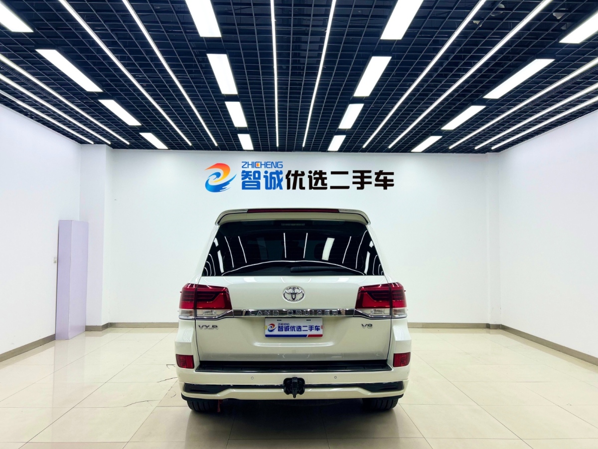Toyota 2019 car image #3
