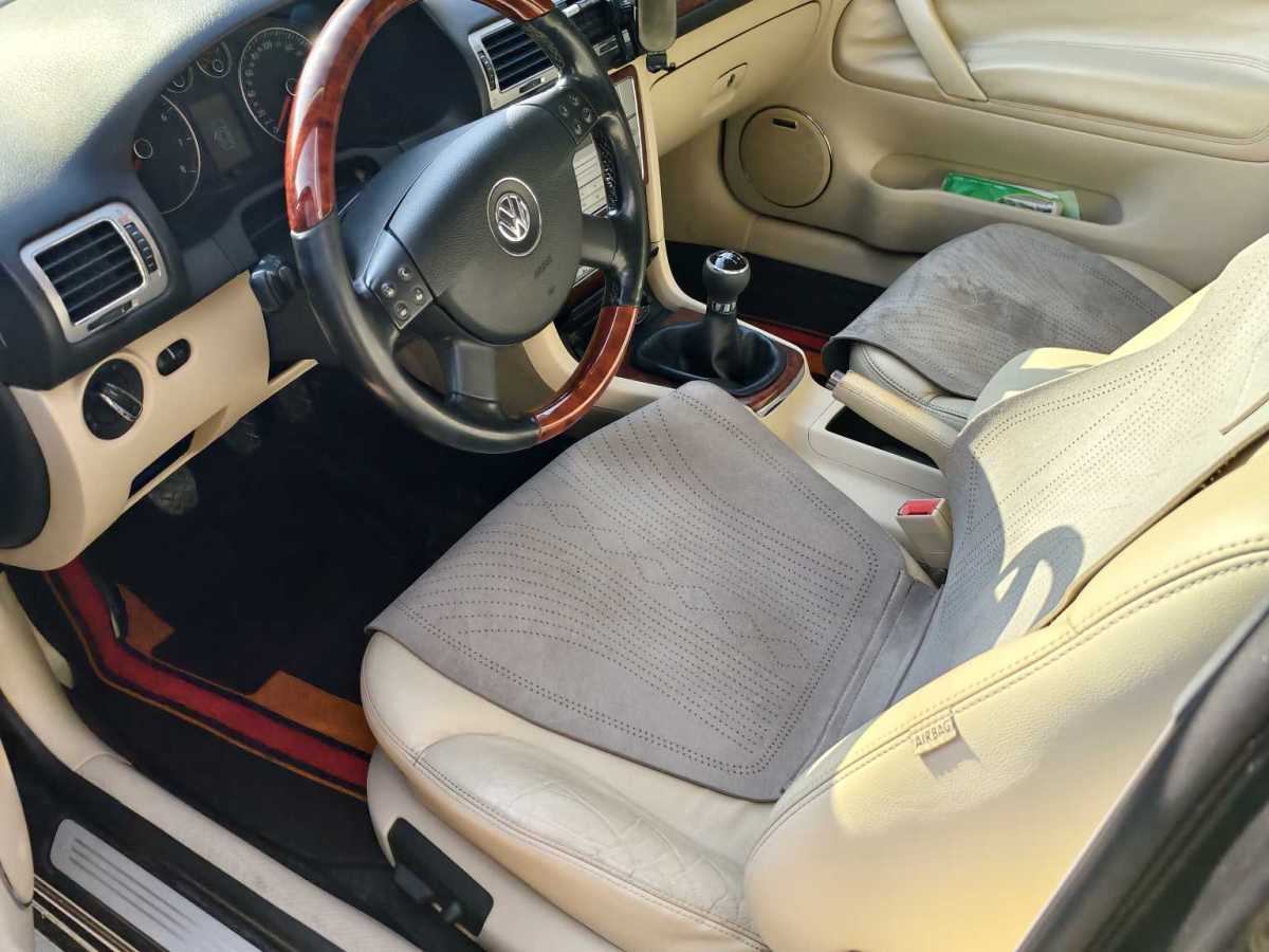 Volkswagen Passat Lingyu 2011 car image #3