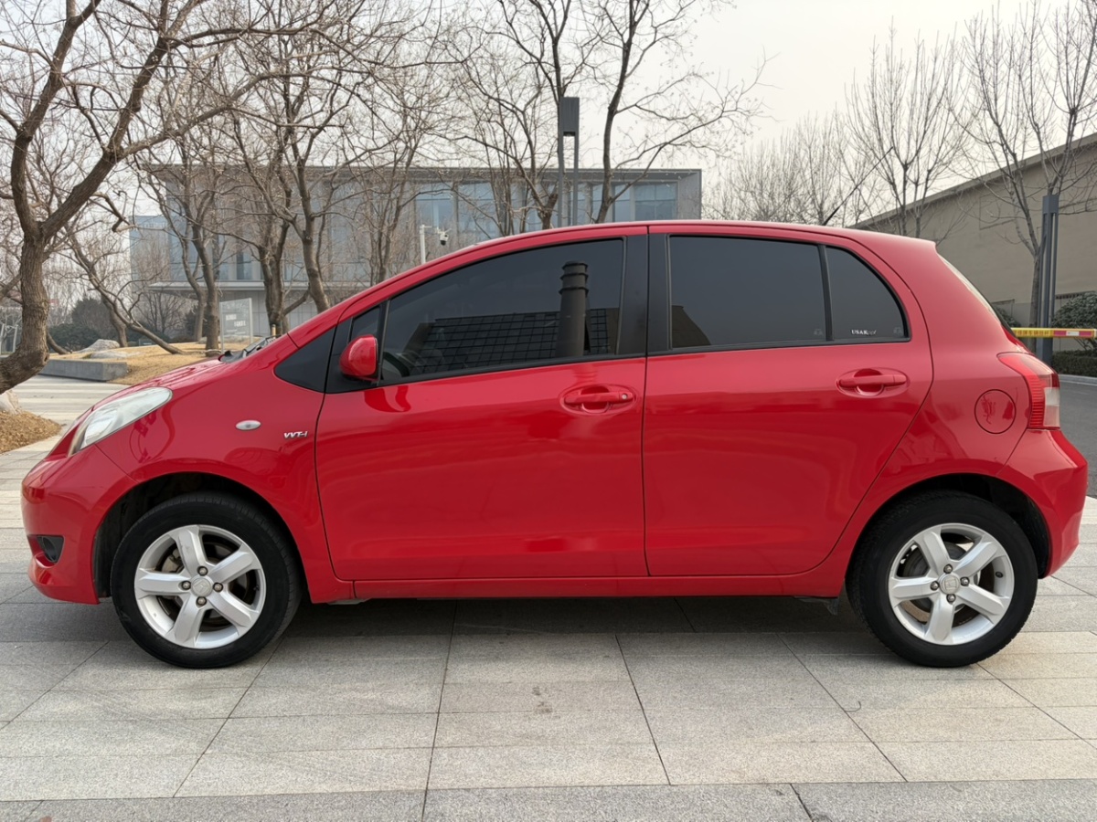 Toyota Yaris 2012 imagen de coche #3