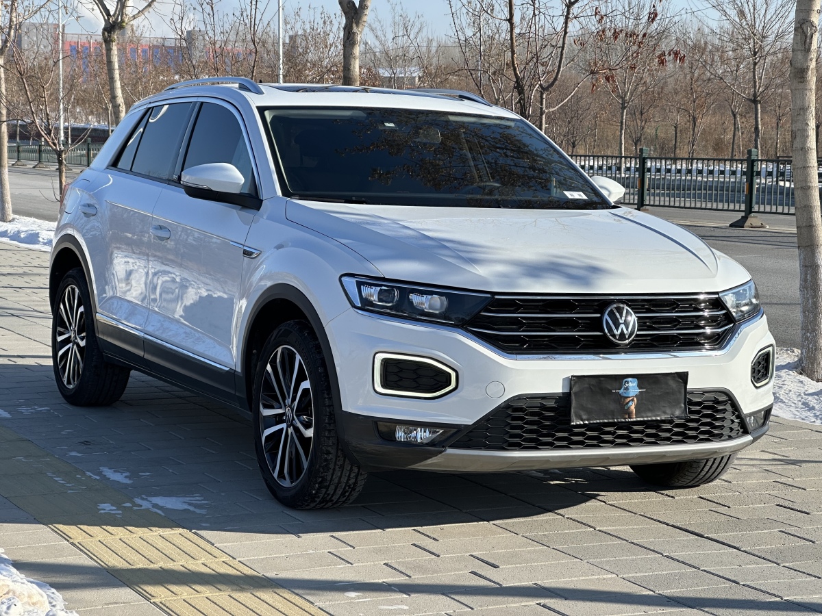 Volkswagen T-Roc 2021 car image #3