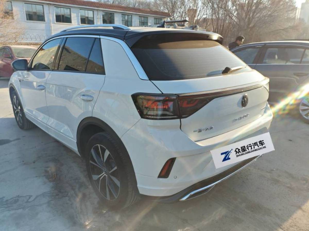 Volkswagen T-Roc 2023 car image #3