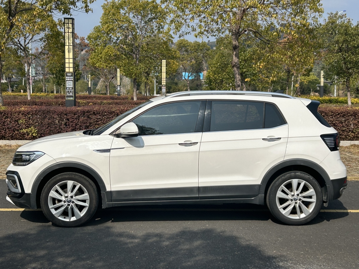 Volkswagen T-Cross 2020 car image #3