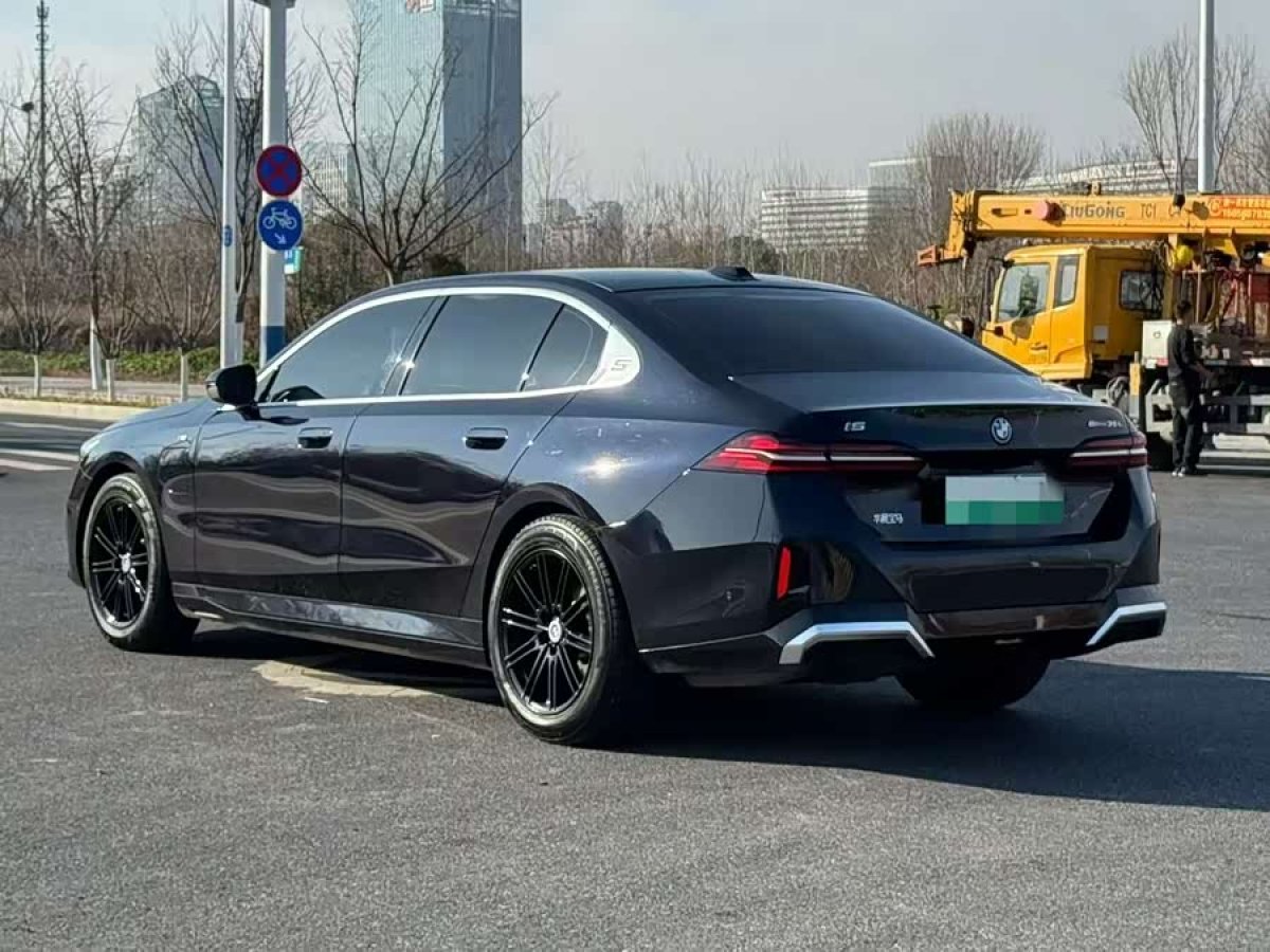 BMW i5 2024 car image #3