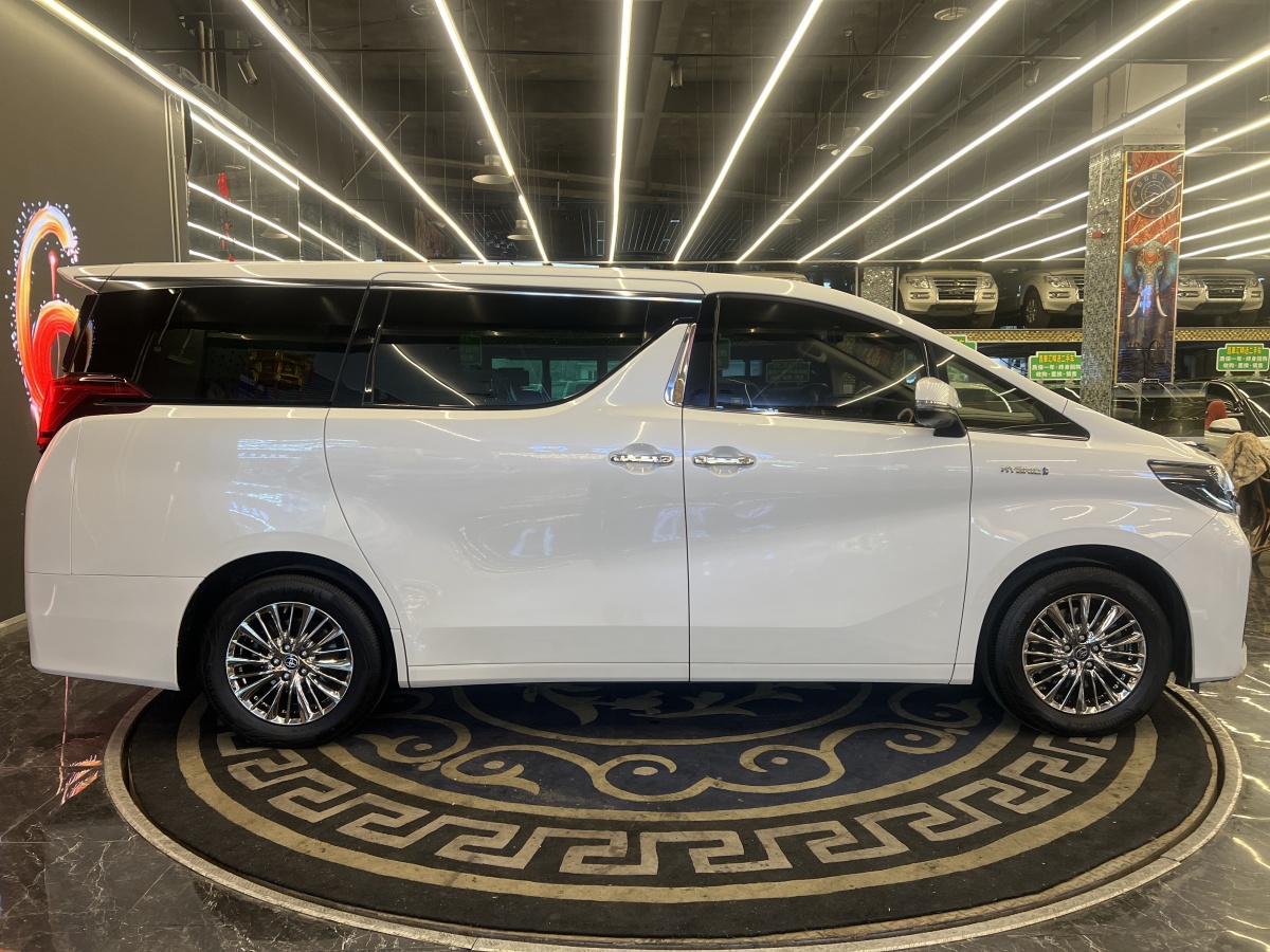 Toyota Alphard 2020 immagine di auto #3