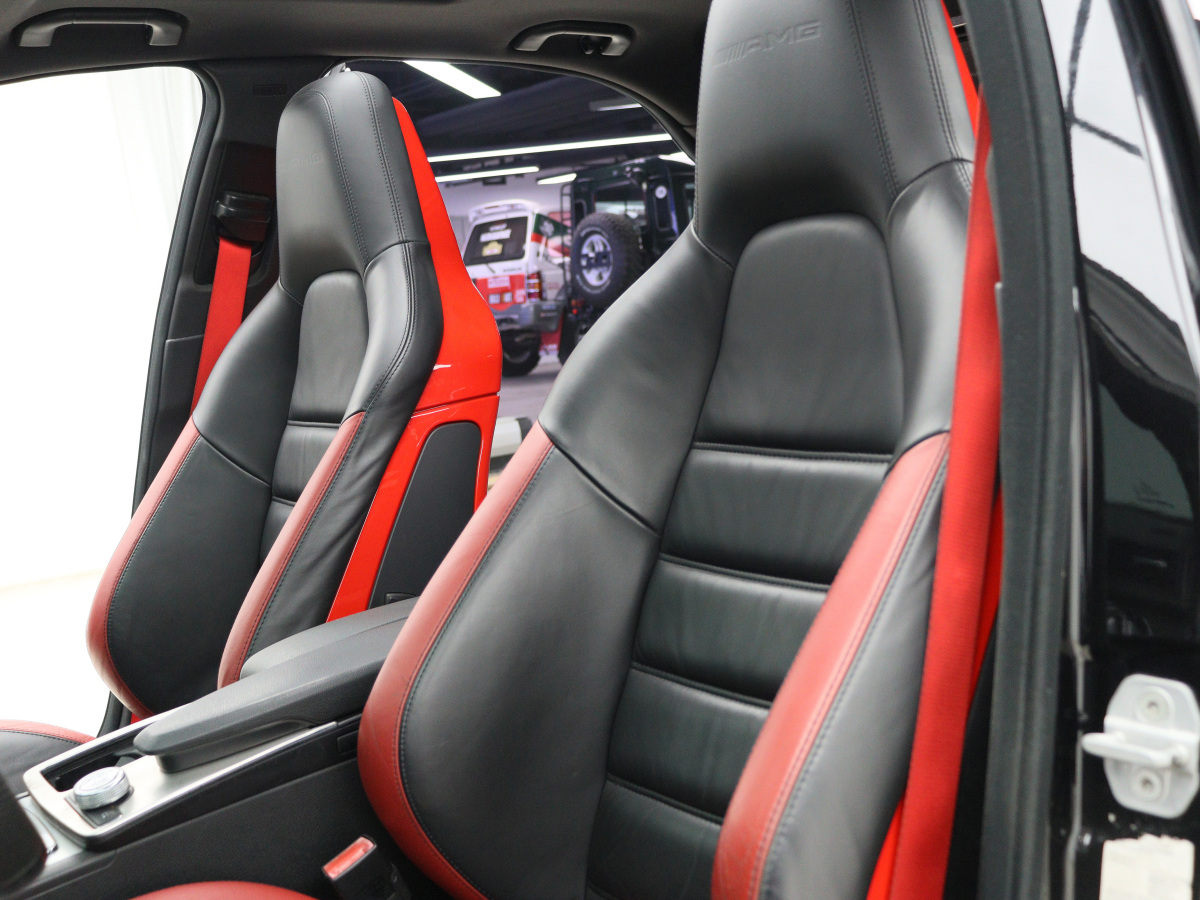 Mercedes-Benz C AMG 2010 image de voiture #3