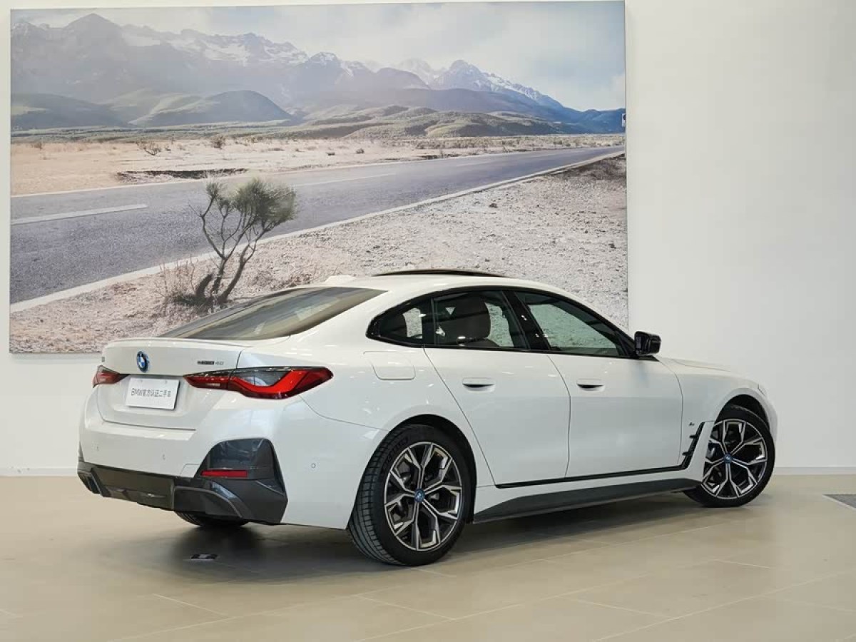 BMW i4 2023 car image #3