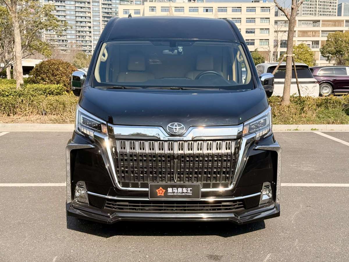 Toyota Hiace 2024 immagine di auto #3
