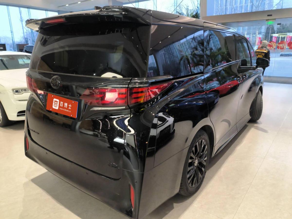 Toyota Alphard 2024 immagine di auto #3