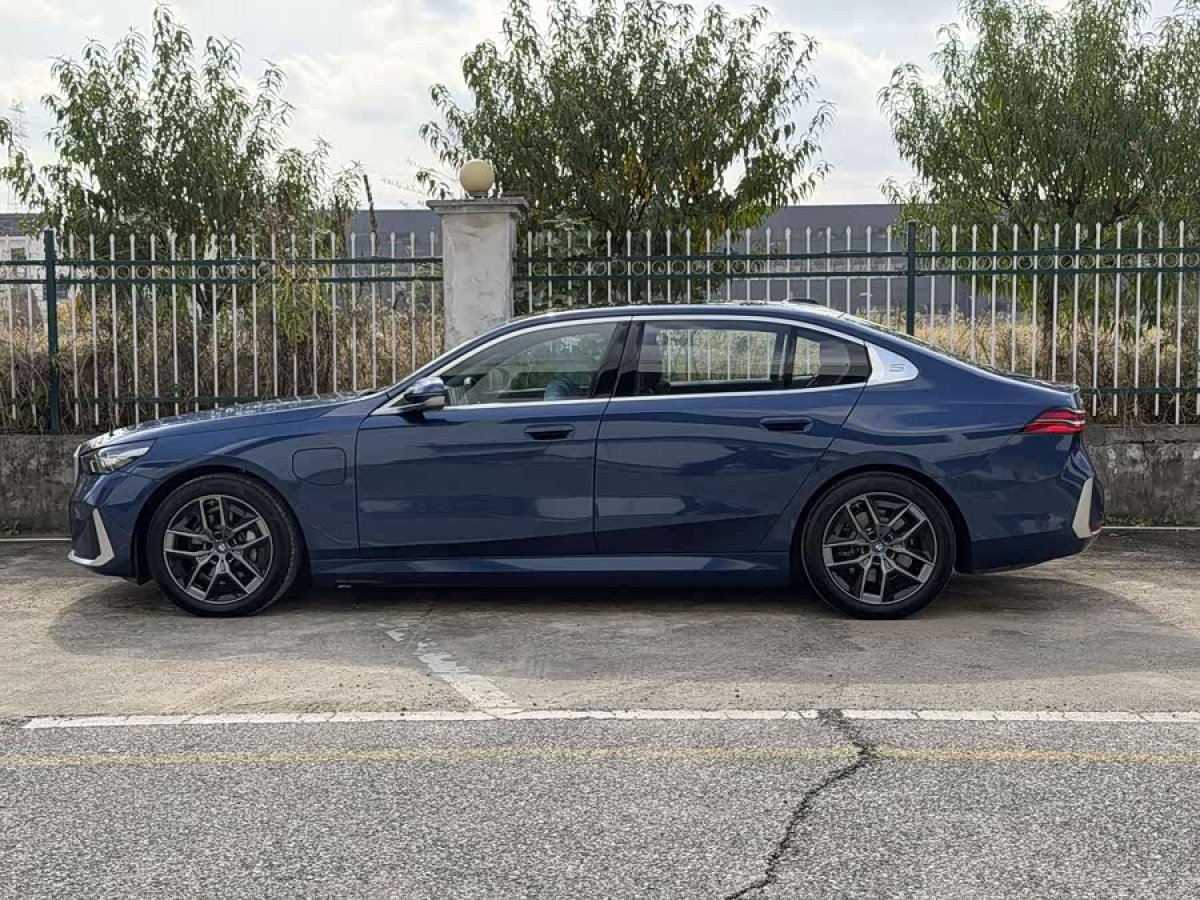 BMW i5 2024 #3 BMW i5 2024 car image #3