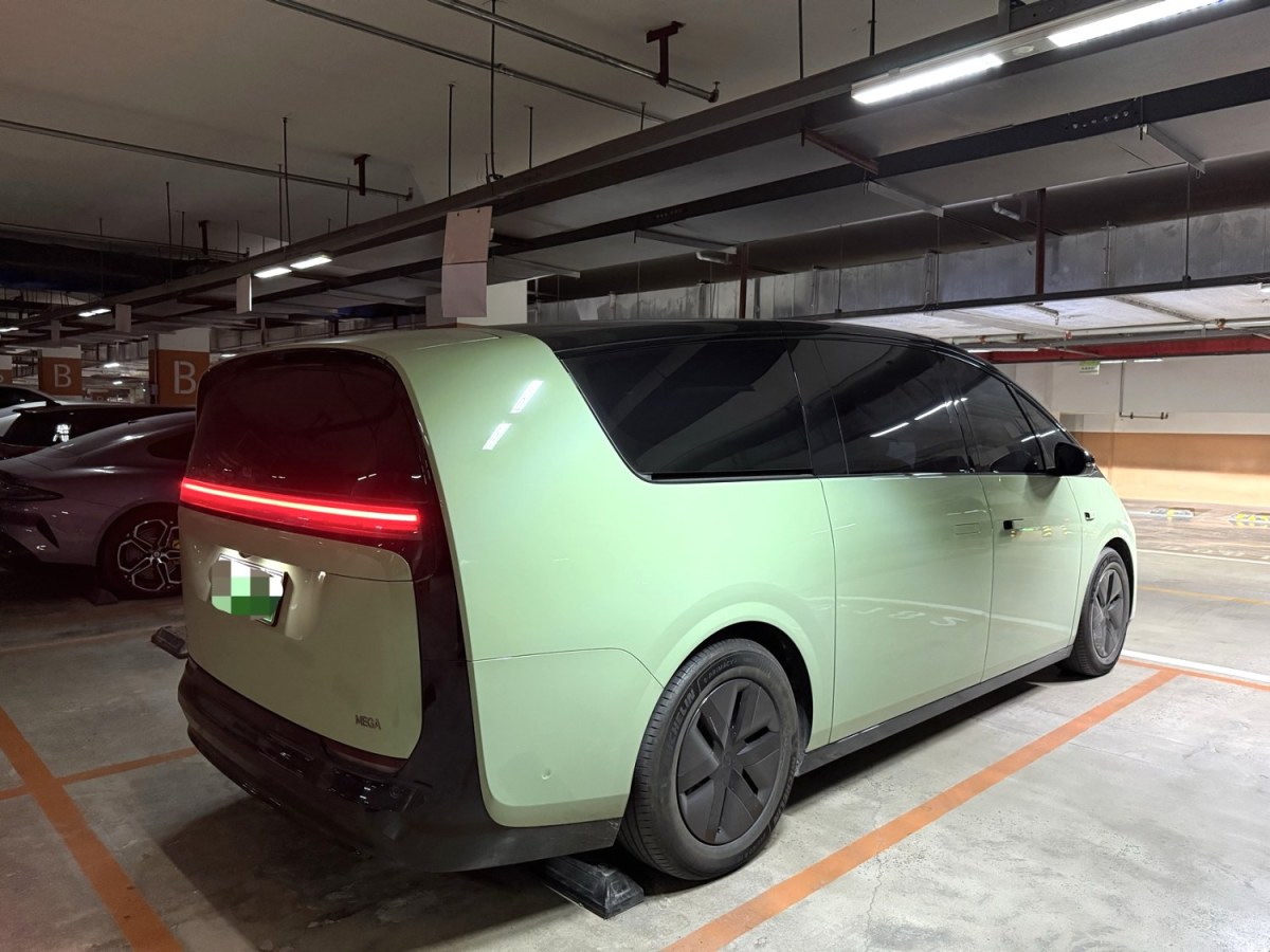 理想汽车 理想MEGA 2025 汽车图片 #3