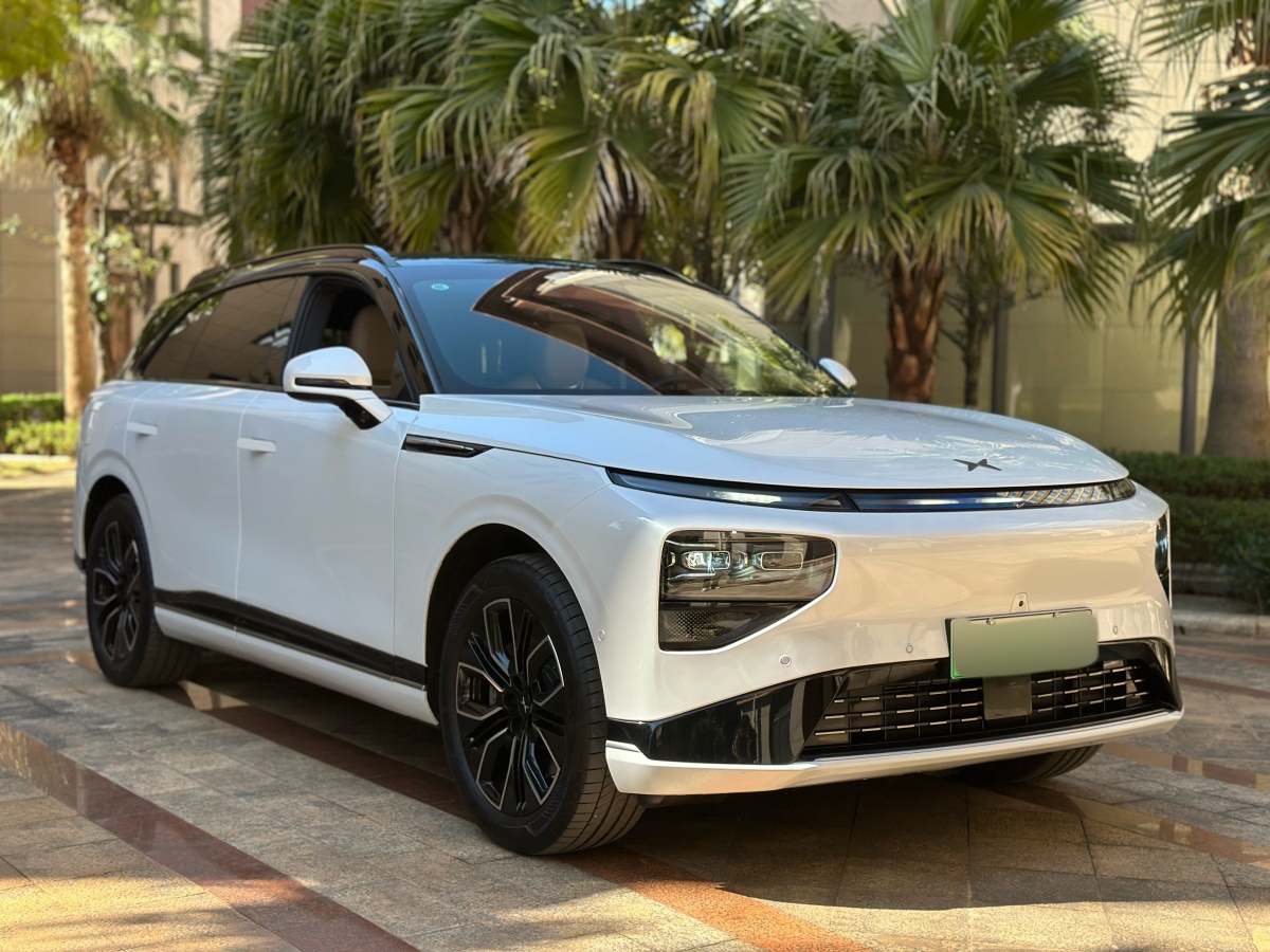 Xpeng G9 2025 imagem de carro #3