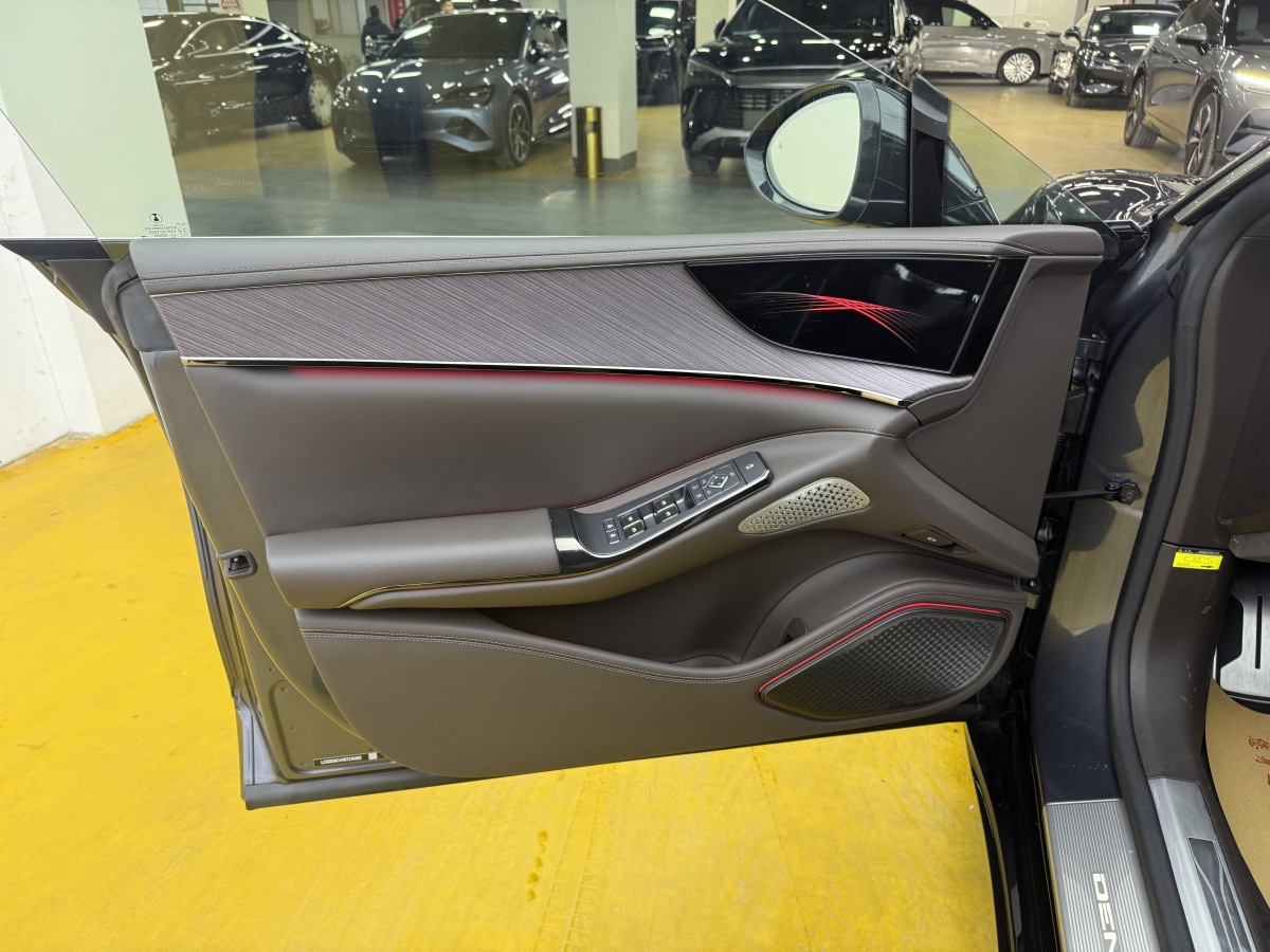 Denza Z9 2024 car image #3