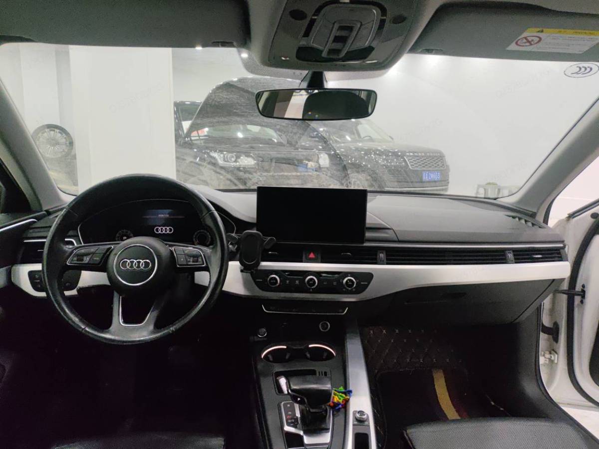 Audi A4L 2021 car image #3