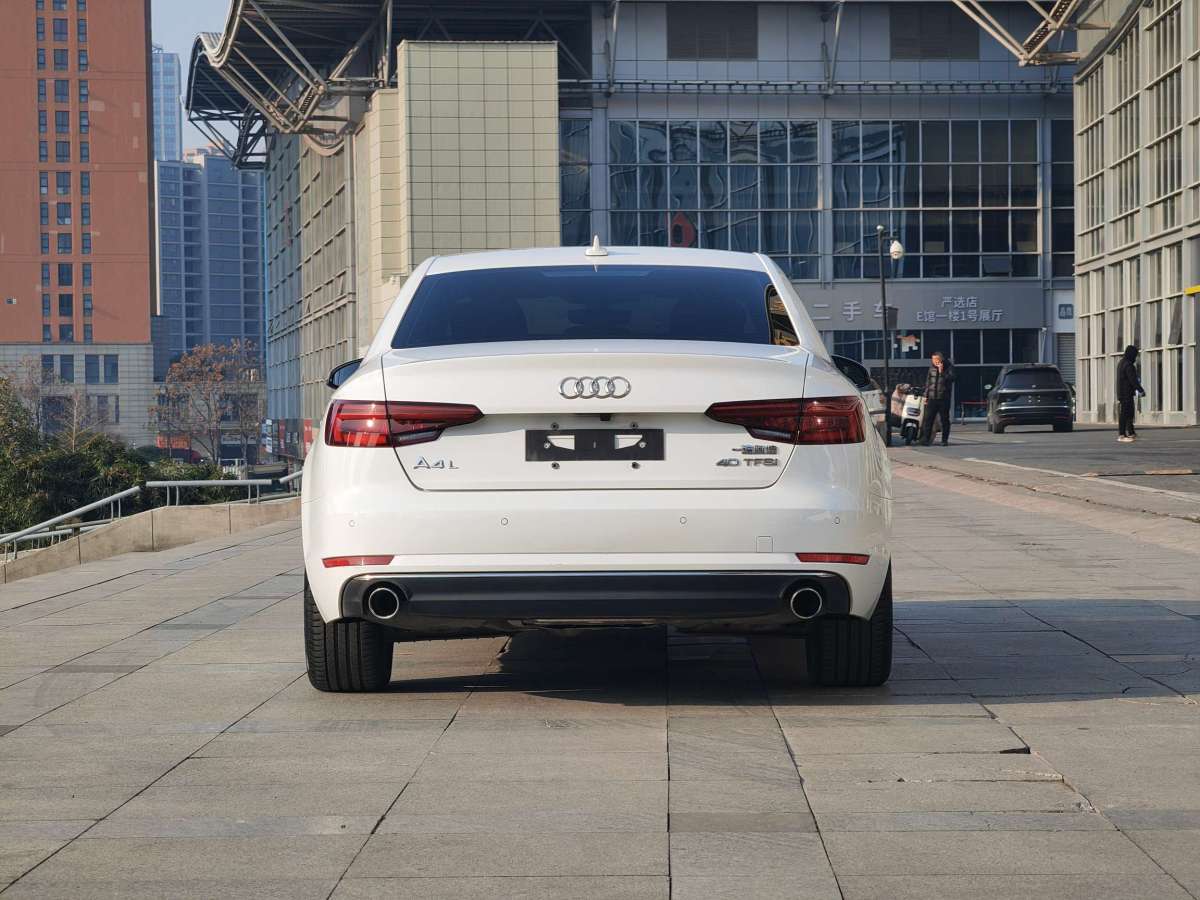 Audi A4L 2018 car image #3