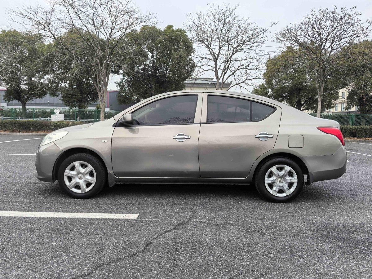 Nissan Sunny 2013 #3 Nissan Sunny 2013 car image #3