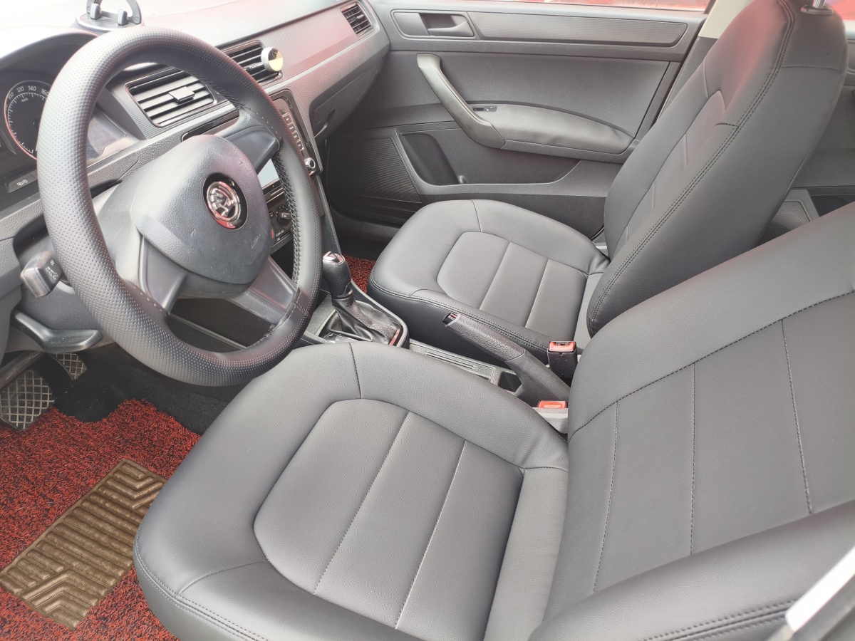 Skoda Rapid Spaceback 2016 изображение автомобиля #3