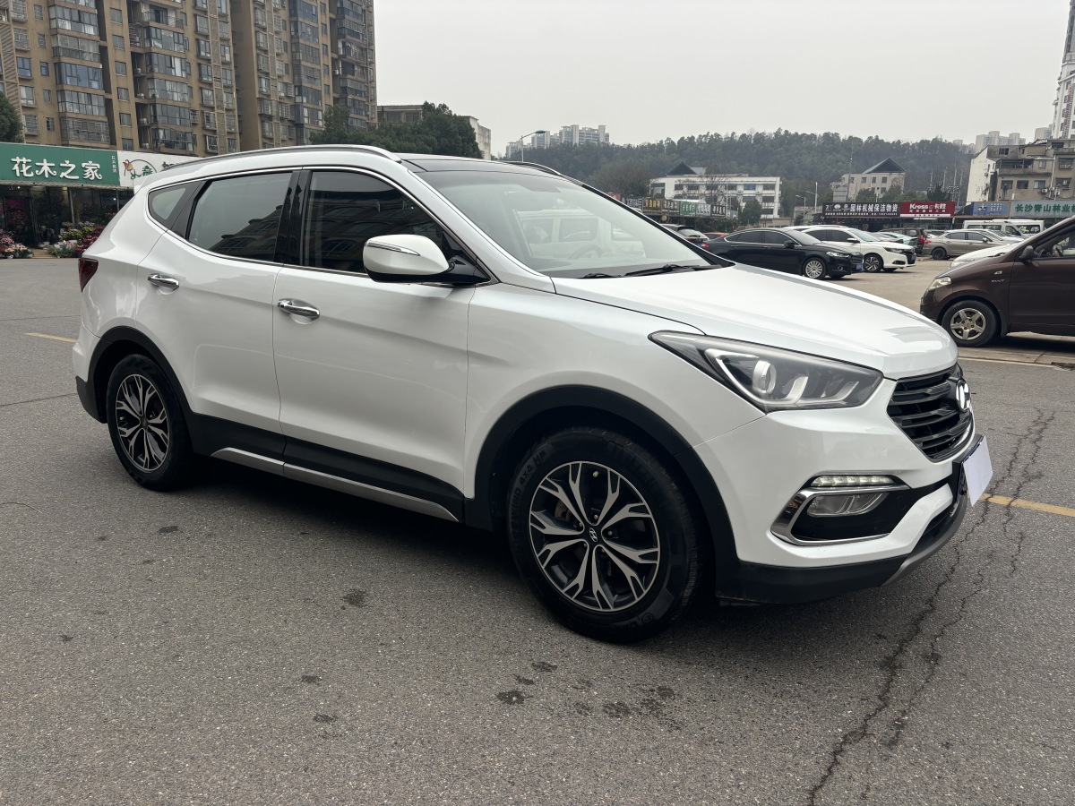 Hyundai Santa Fe 2018 #3 Hyundai Santa Fe 2018 car image #3