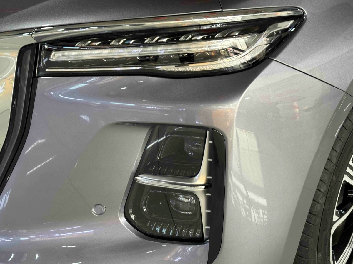 HongQi H5 PHEV 2025 #3 HongQi H5 PHEV 2025 car image #3