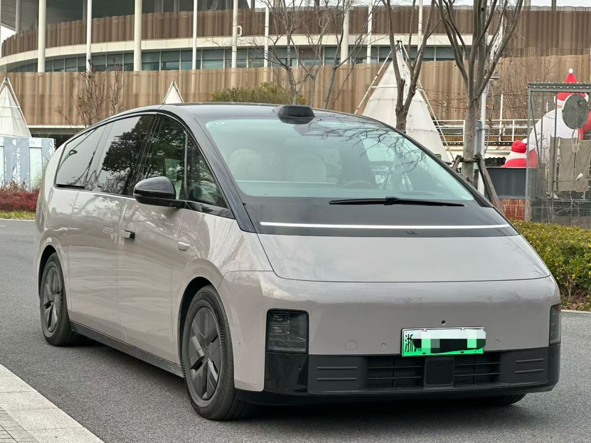 理想汽车 理想MEGA 2024 汽车图片 #3