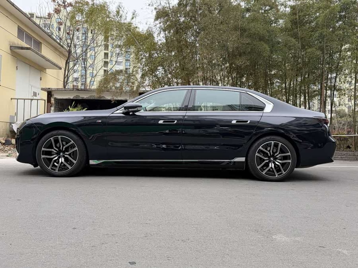 BMW i7 2023 #3 BMW i7 2023 car image #3