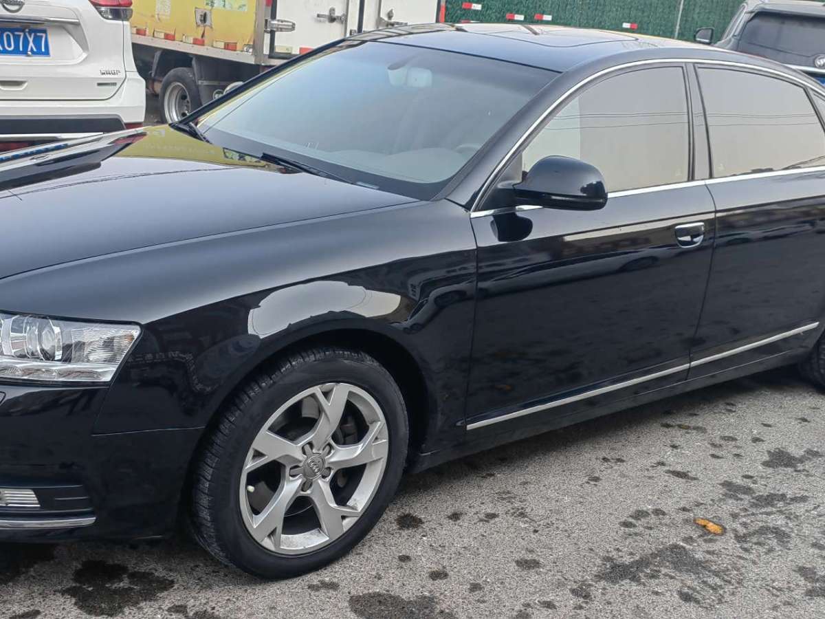 Audi 2010 car image #3