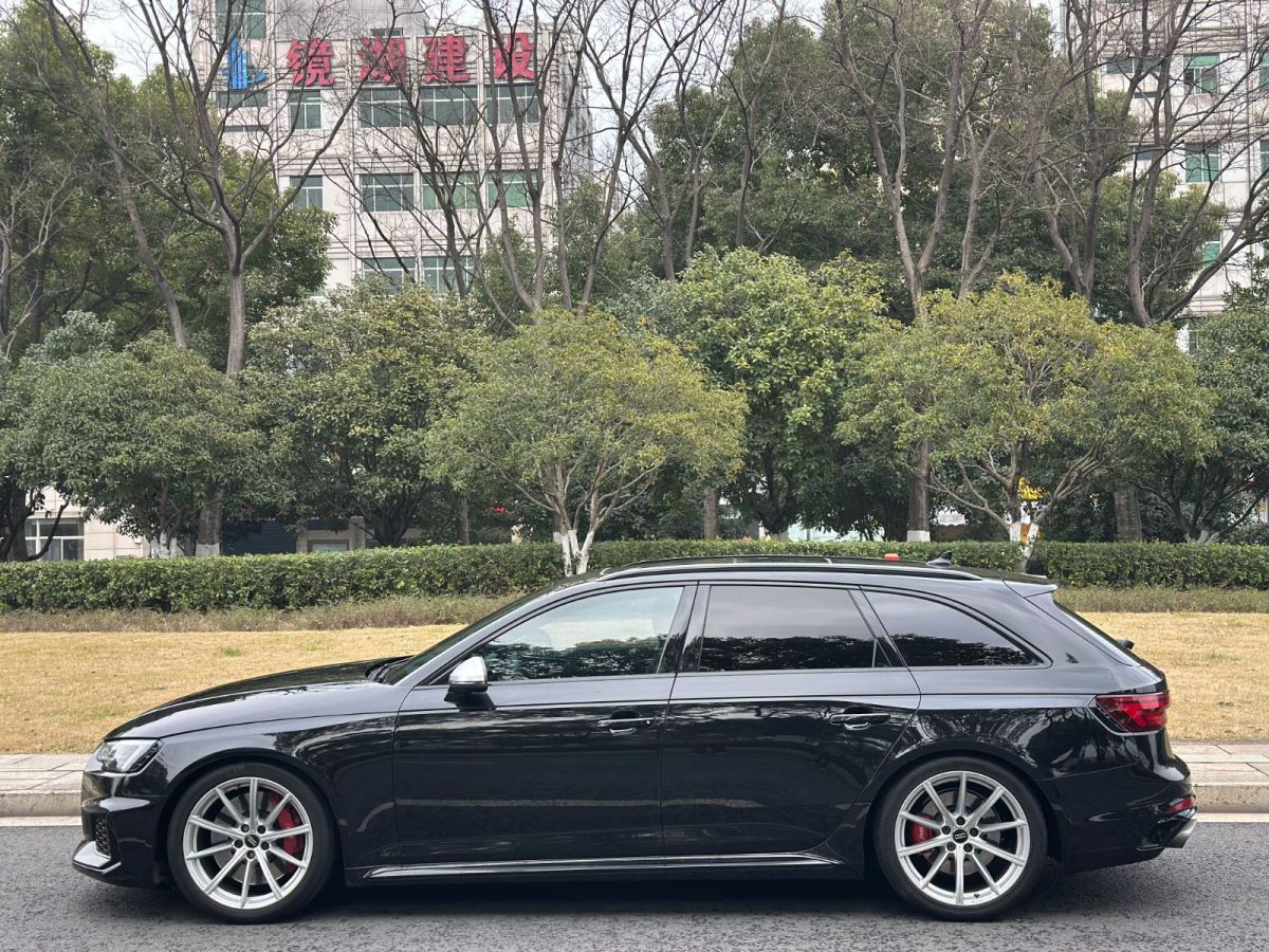 Audi RS 4 2019 car image #3