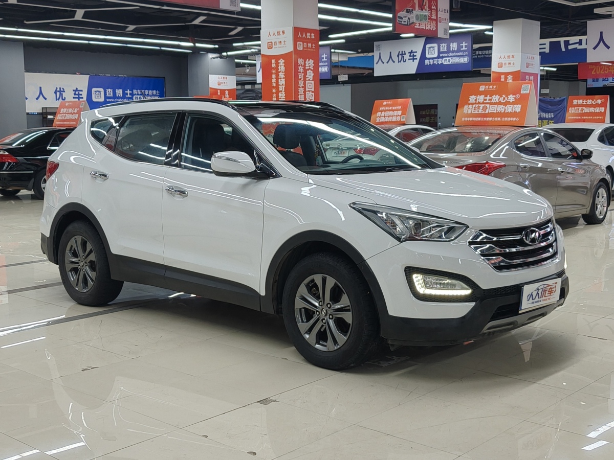 Hyundai Santa Fe 2013 car image #3