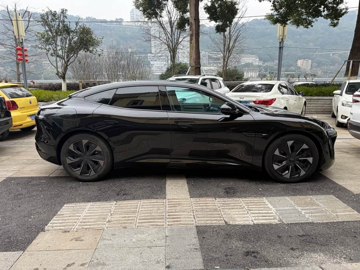 Avatr 06 2025 immagine di auto #3