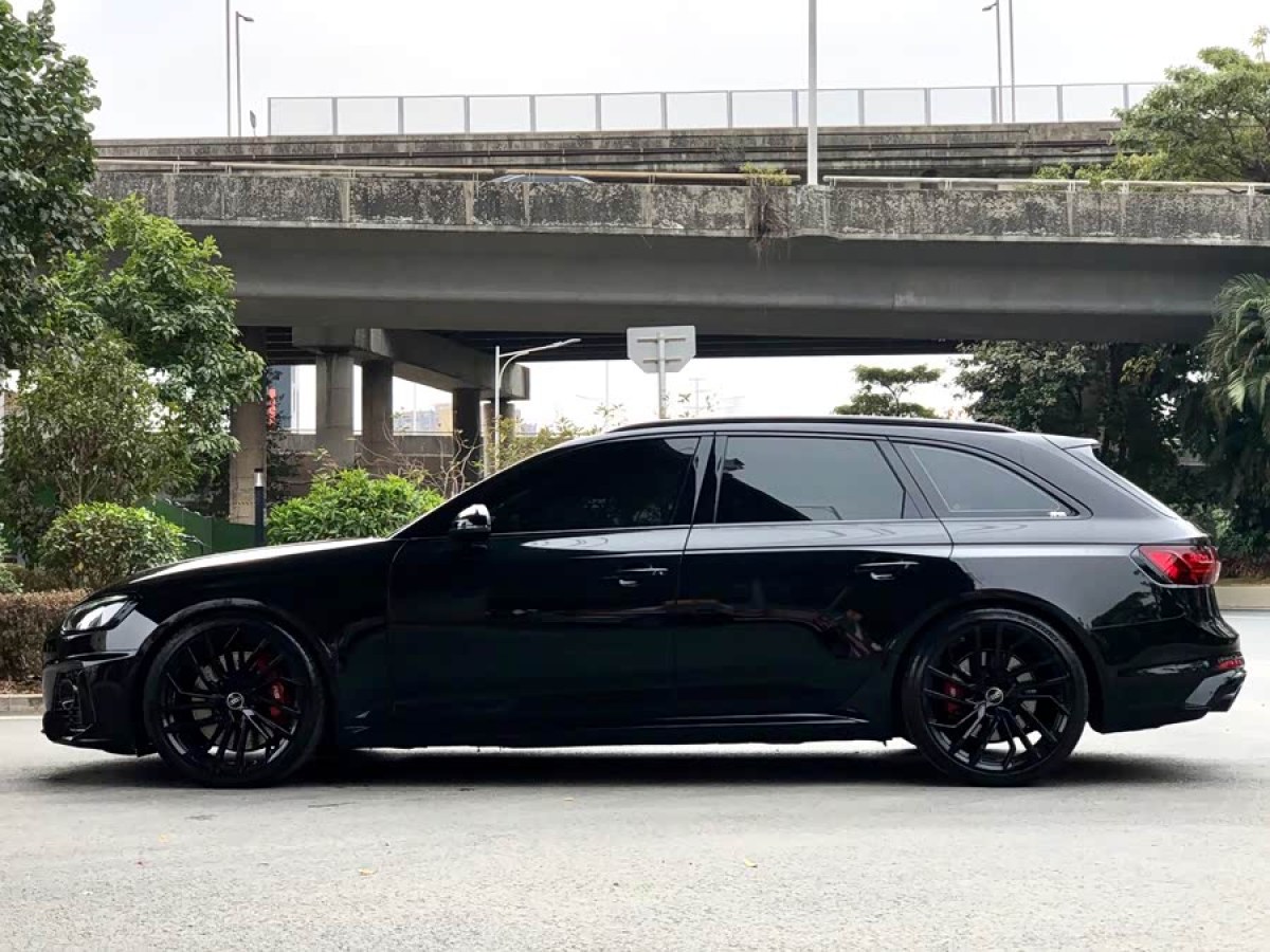 Audi RS 4 2023 immagine di auto #3