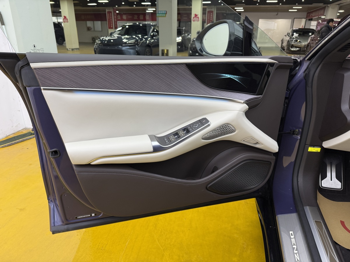 Denza Z9 2024 car image #3