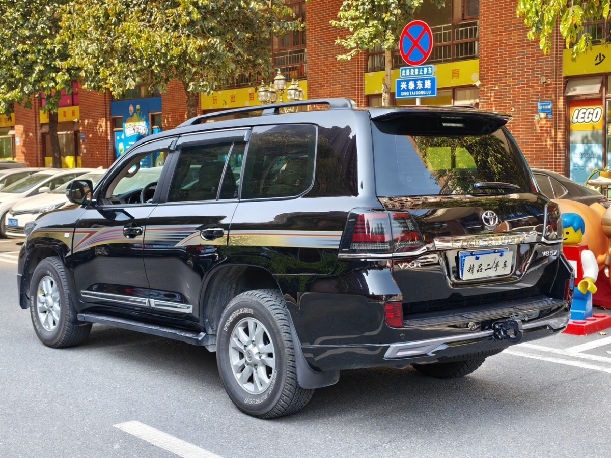Toyota 2010 car image #3