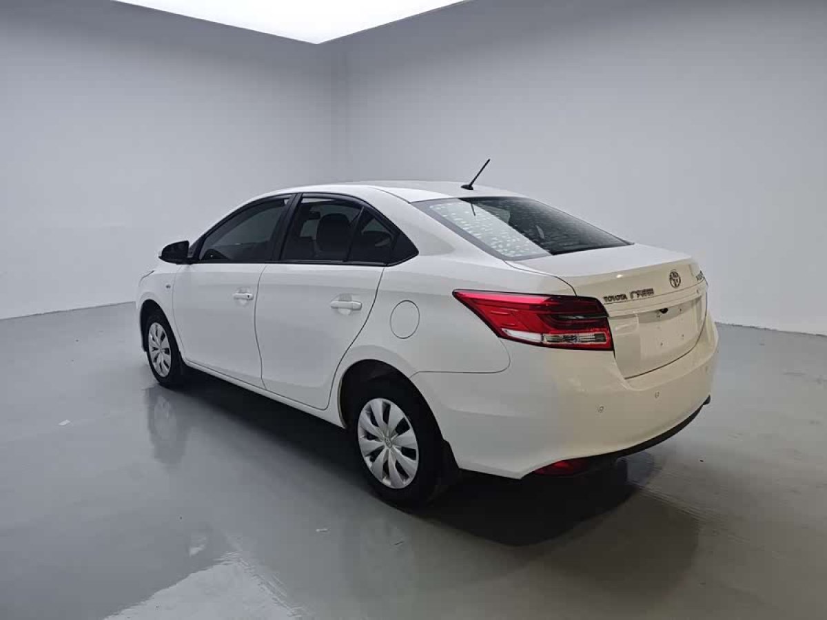 Toyota Yaris L Zhixiang 2021 صورة سيارة #3