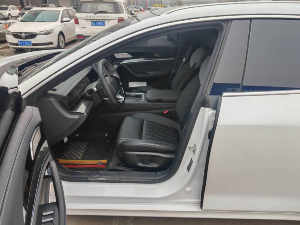 哪吒汽车 哪吒S猎装 2025 汽车图片 #3