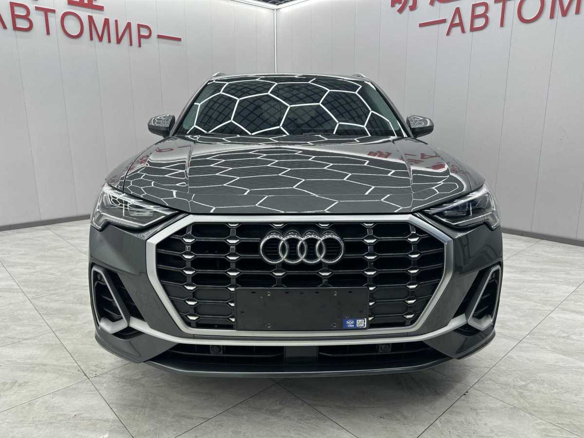 Audi Q3 2023 صورة سيارة #3