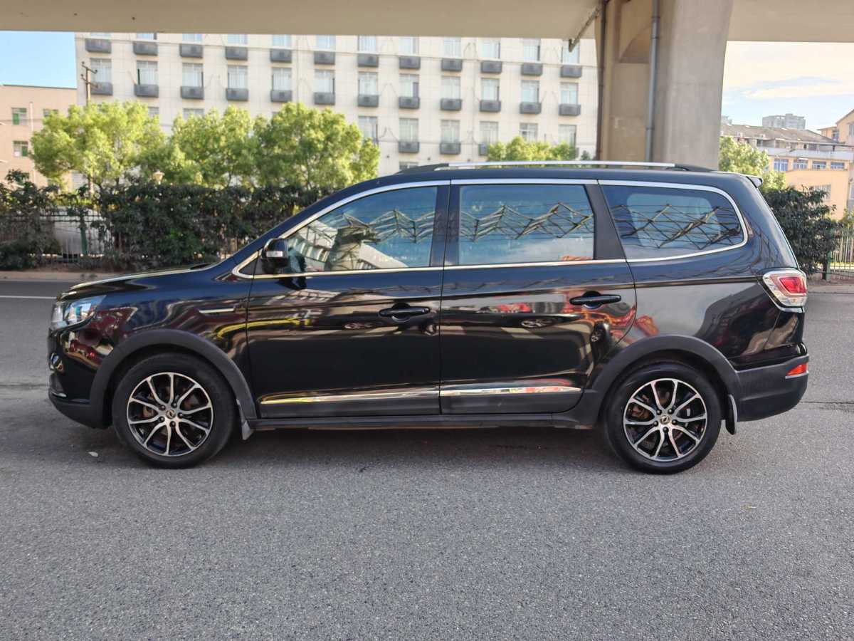 Forthing SX6 2017 #3 Forthing SX6 2017 car image #3