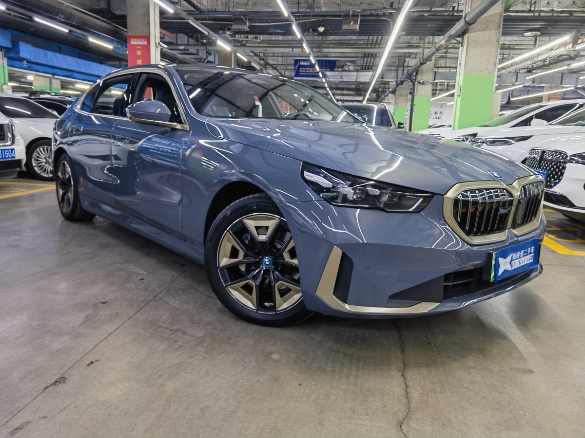 BMW i5 2024 immagine di auto #3