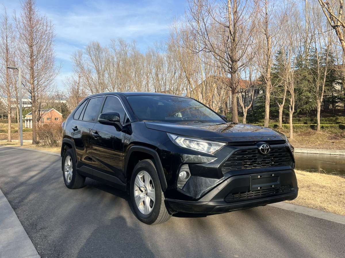 Toyota RAV4 2022 car image #3