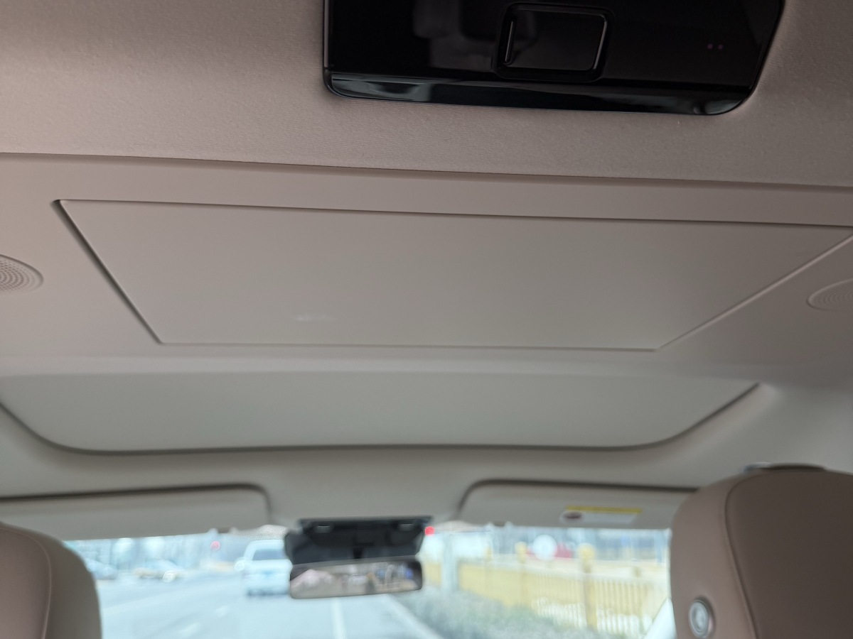 理想汽车 理想MEGA 2025 汽车图片 #3