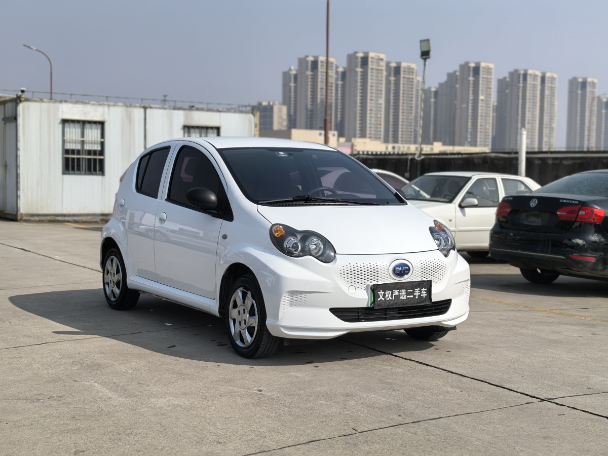 BYD e1 2019 #3 BYD e1 2019 car image #3