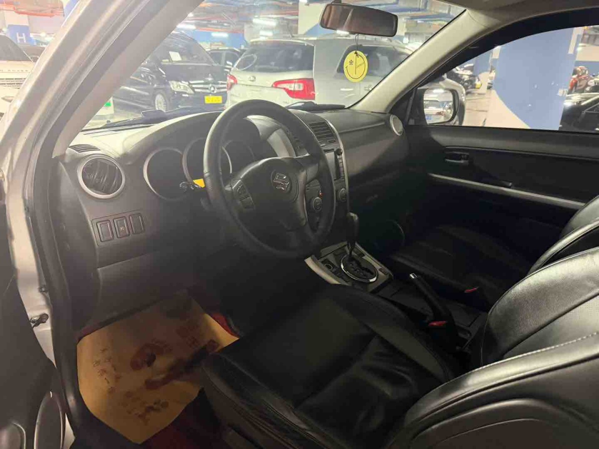 铃木 超级维特拉 2010 汽车图片 #3