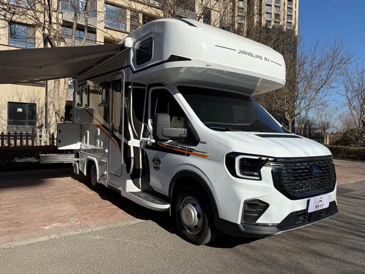 Ford Transit T8 2025 car image #3