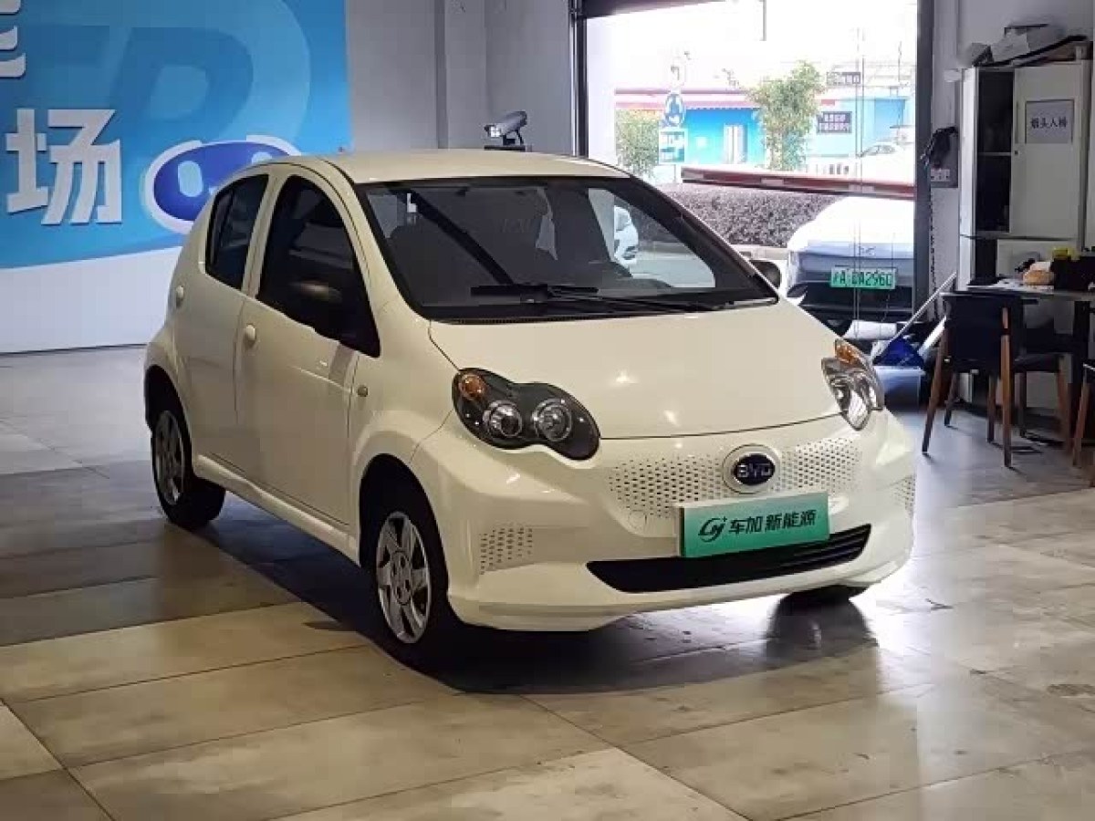 BYD e1 2021 #3 BYD e1 2021 car image #3